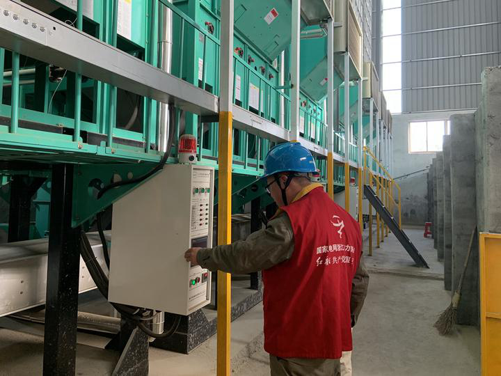 稻谷飄香電烘干！國網海鹽縣供電公司電能替代助農忙